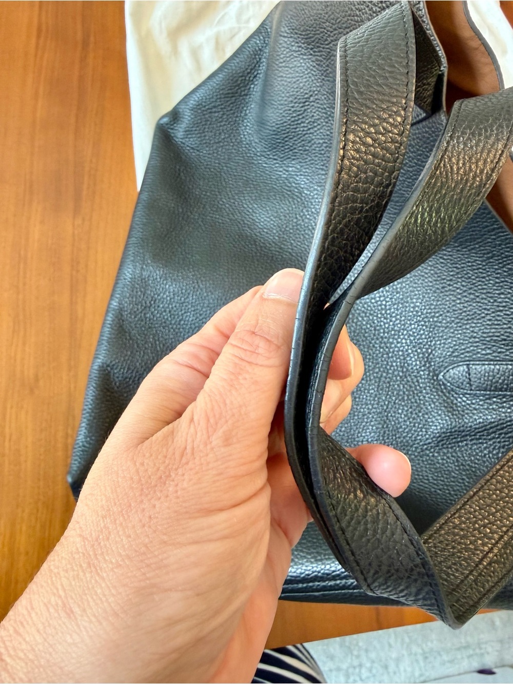 Cuyana Classic Structured Tote in Black - Picture 11 of 13